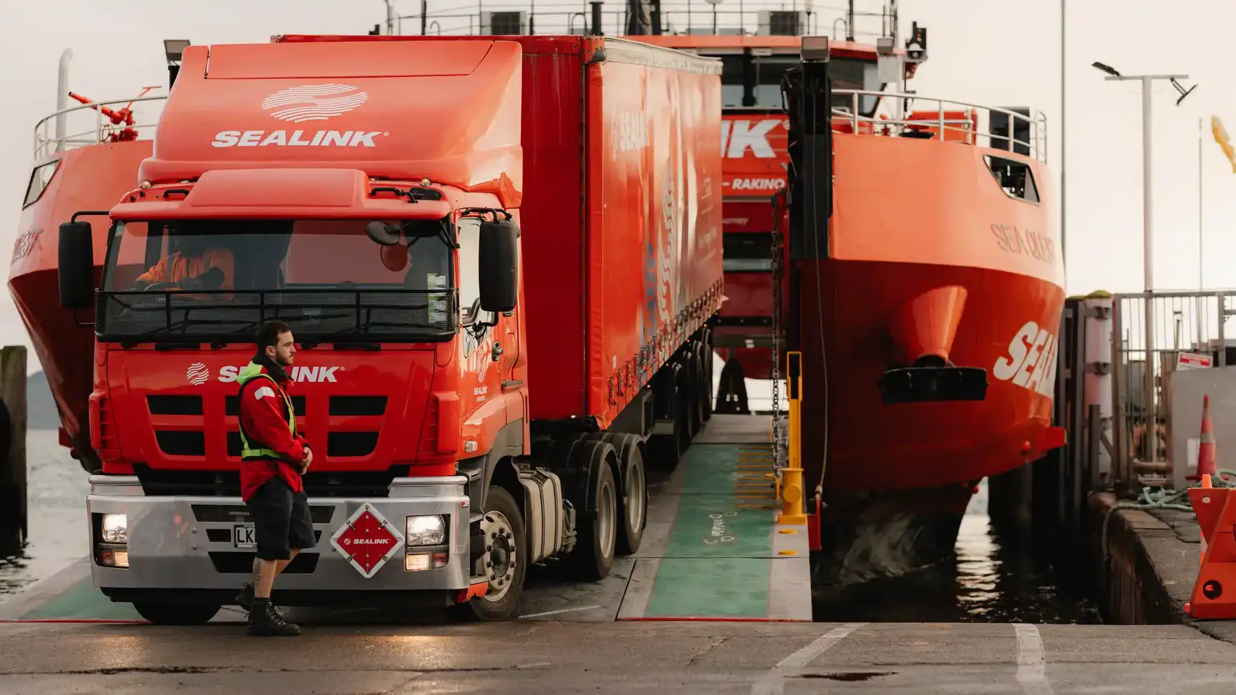 Flat deck and curtainsider trucks